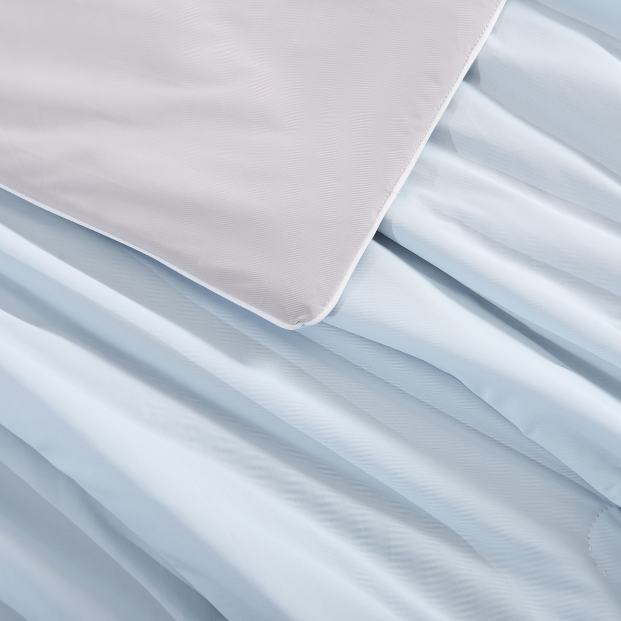 91家纺网 家纺一手货源 找家纺 漫仙阁家纺 2026年新款纯色凉感丝夏被空调被学生宿舍夏被夏凉被 绅士灰+天空蓝