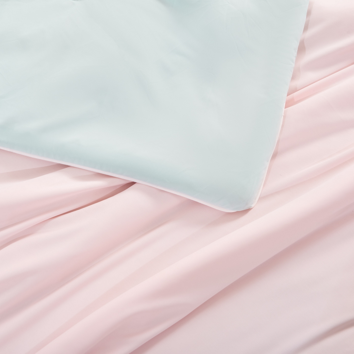 91家纺网 家纺一手货源 找家纺 漫仙阁家纺 2026年新款纯色凉感丝夏被空调被学生宿舍夏被夏凉被 天空蓝+樱花粉