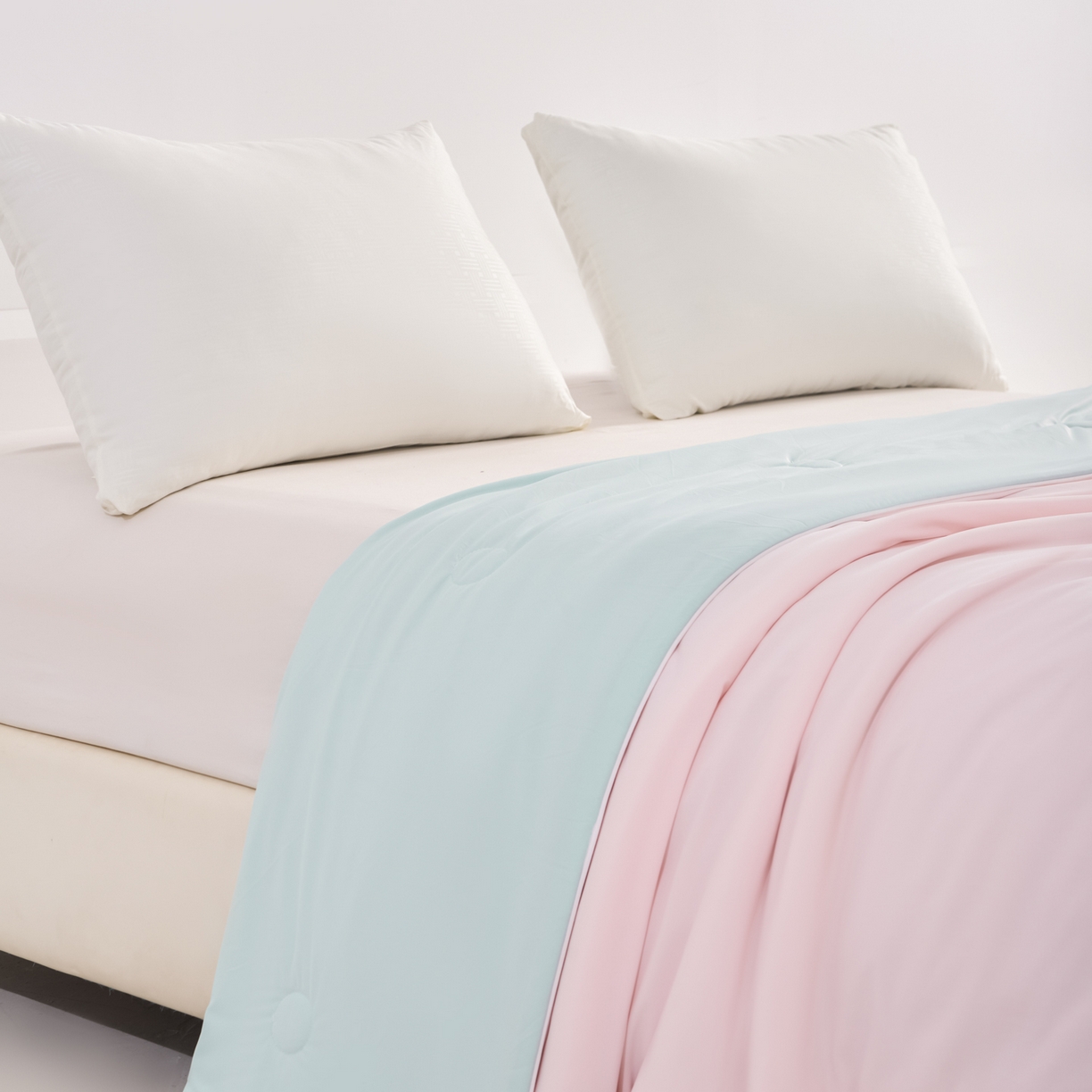 91家纺网 家纺一手货源 找家纺 漫仙阁家纺 2026年新款纯色凉感丝夏被空调被学生宿舍夏被夏凉被 天空蓝+樱花粉