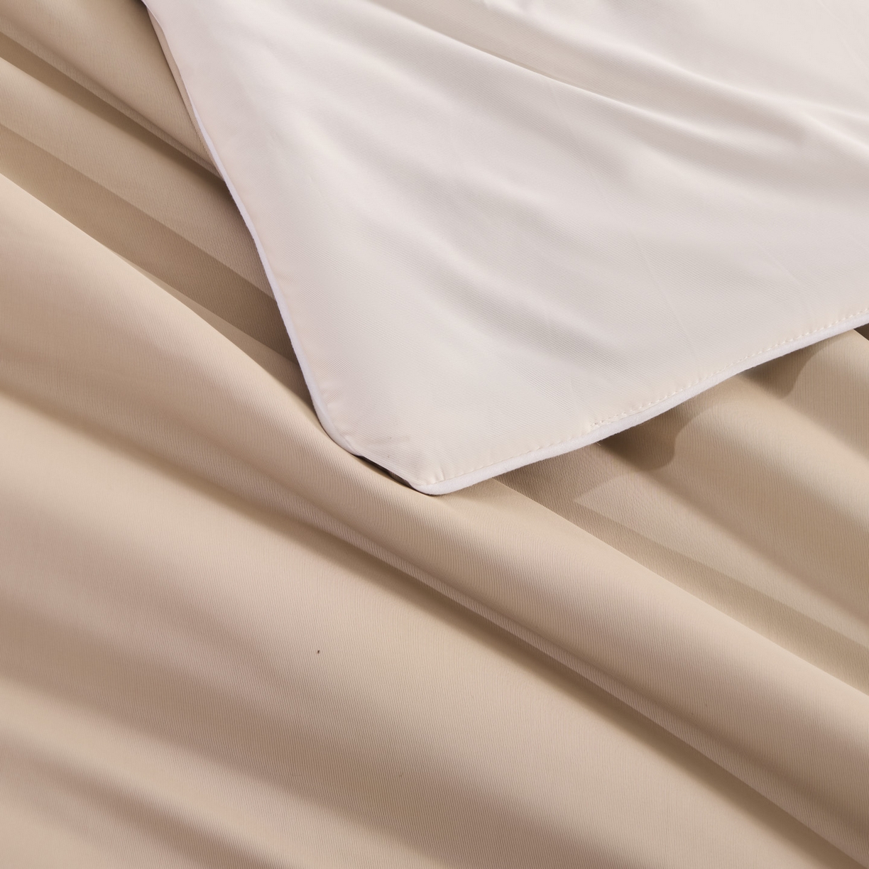 91家纺网 家纺一手货源 找家纺 漫仙阁家纺 2026年新款纯色凉感丝夏被空调被学生宿舍夏被夏凉被 奶油白+浅咖