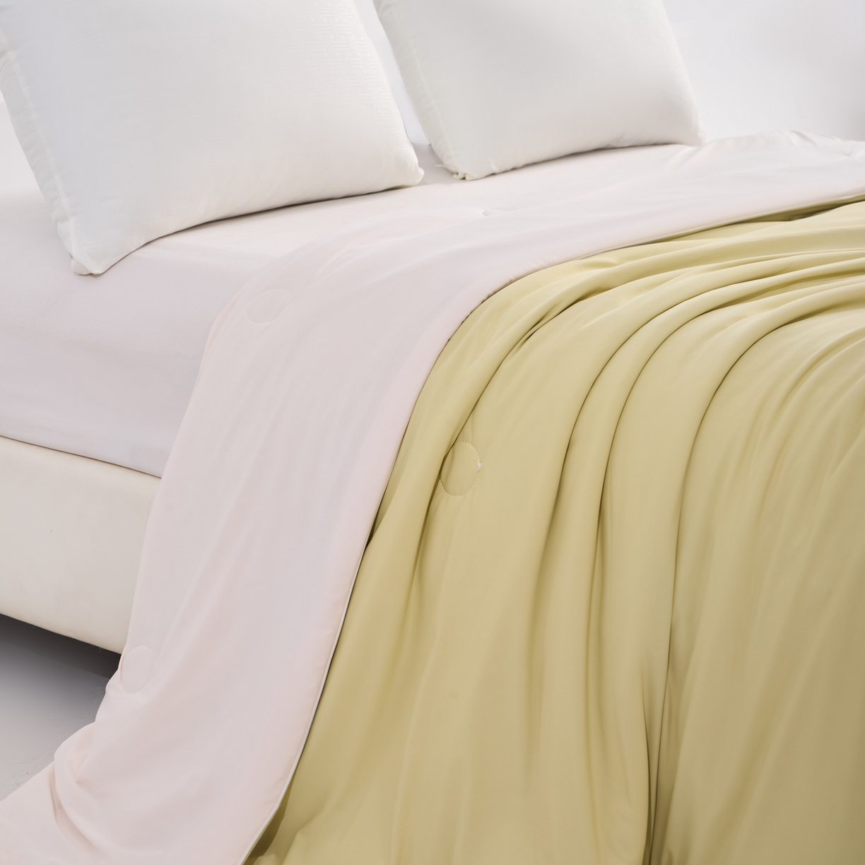 91家纺网 家纺一手货源 找家纺 漫仙阁家纺 2026年新款纯色凉感丝夏被空调被学生宿舍夏被夏凉被 奶油白+芝士黄