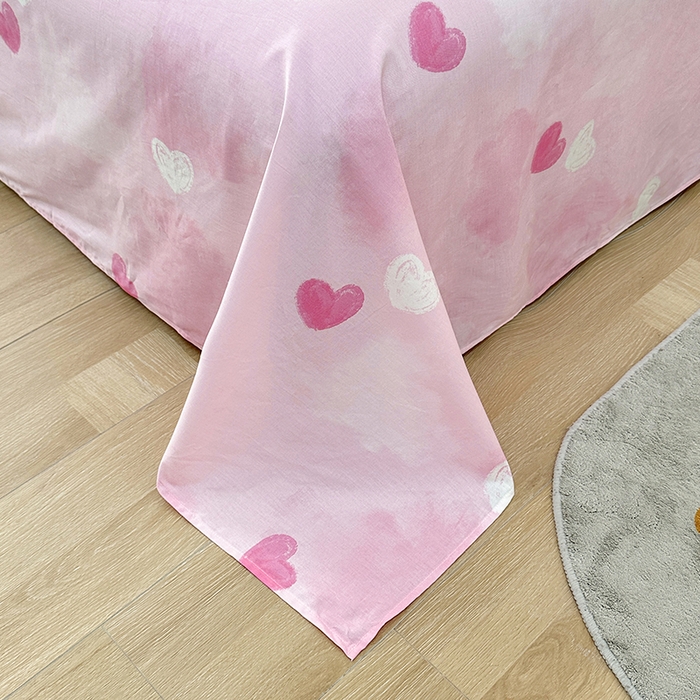 91家纺网 家纺一手货源 找家纺 宇彬家纺 2026直播新款13372A类全棉纯棉印花床单床笠款四件套和单被套喷气清新简约 甜蜜的梦