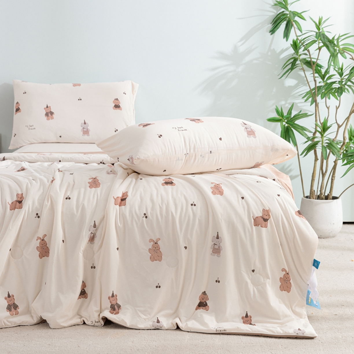 91家纺网 家纺一手货源 找家纺 漫仙阁家纺 2026年新款印花凉感丝夏被空调被学生夏凉被 礼貌熊