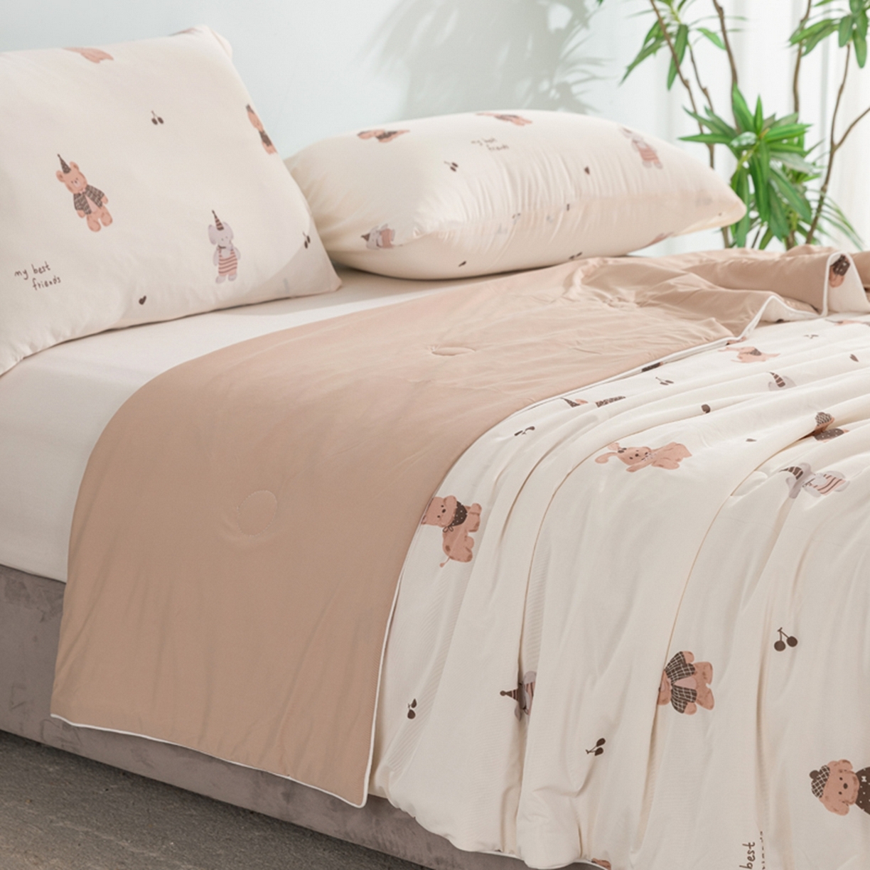 91家纺网 家纺一手货源 找家纺 漫仙阁家纺 2026年新款印花凉感丝夏被空调被学生夏凉被 礼貌熊