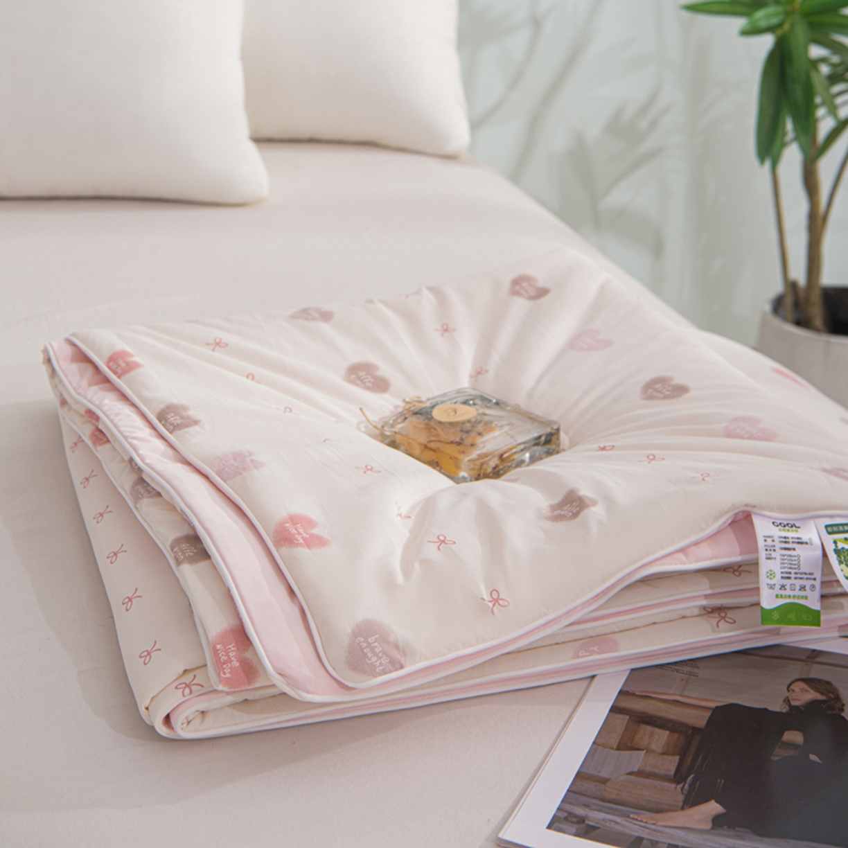 91家纺网 家纺一手货源 找家纺 漫仙阁家纺 2026年新款印花凉感丝夏被空调被学生夏凉被 心动