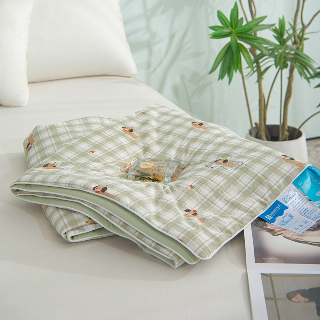 91家纺网 家纺一手货源 找家纺 漫仙阁家纺 2026年新款印花凉感丝夏被空调被学生夏凉被 腊肠狗