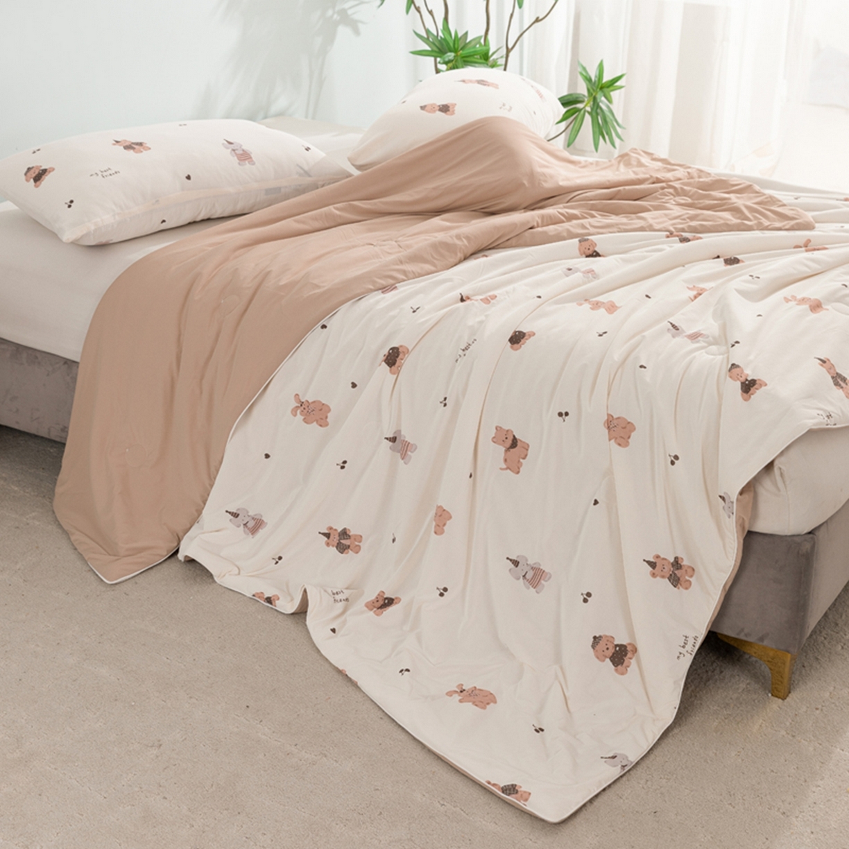 91家纺网 家纺一手货源 找家纺 漫仙阁家纺 2026年新款印花凉感丝夏被空调被学生夏凉被 礼貌熊