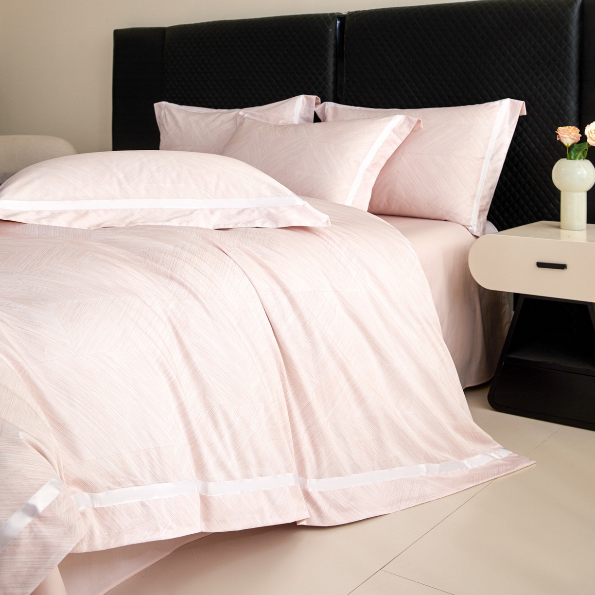 91家纺网 家纺一手货源 找家纺 新方向 【控价 提供买家秀】2026新款数码印花50s双股全棉贡缎长绒棉四件套-星河（控价 标准328元 加大348元） 星河-蔷薇粉