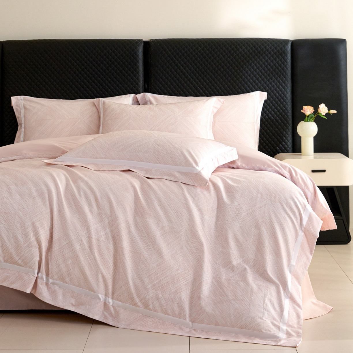 91家纺网 家纺一手货源 找家纺 新方向 【控价 提供买家秀】2026新款数码印花50s双股全棉贡缎长绒棉四件套-星河（控价 标准328元 加大348元） 星河-蔷薇粉