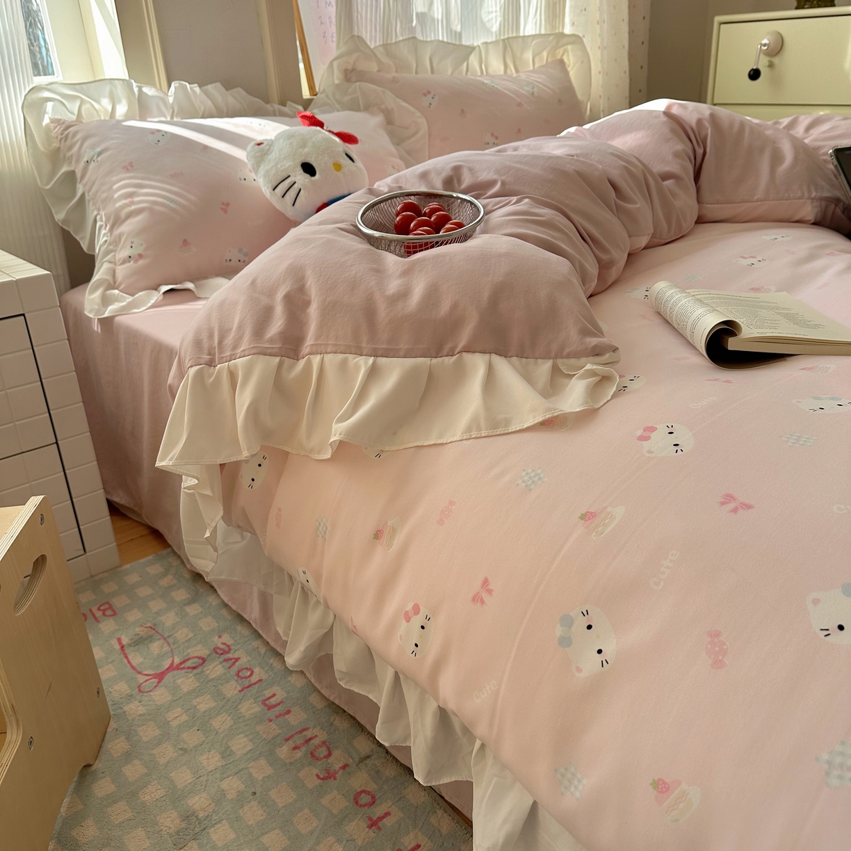 91家纺网 家纺一手货源 找家纺 沐慕 2026新款加厚款水洗棉云朵棉花边款四件套 M粉黛kt