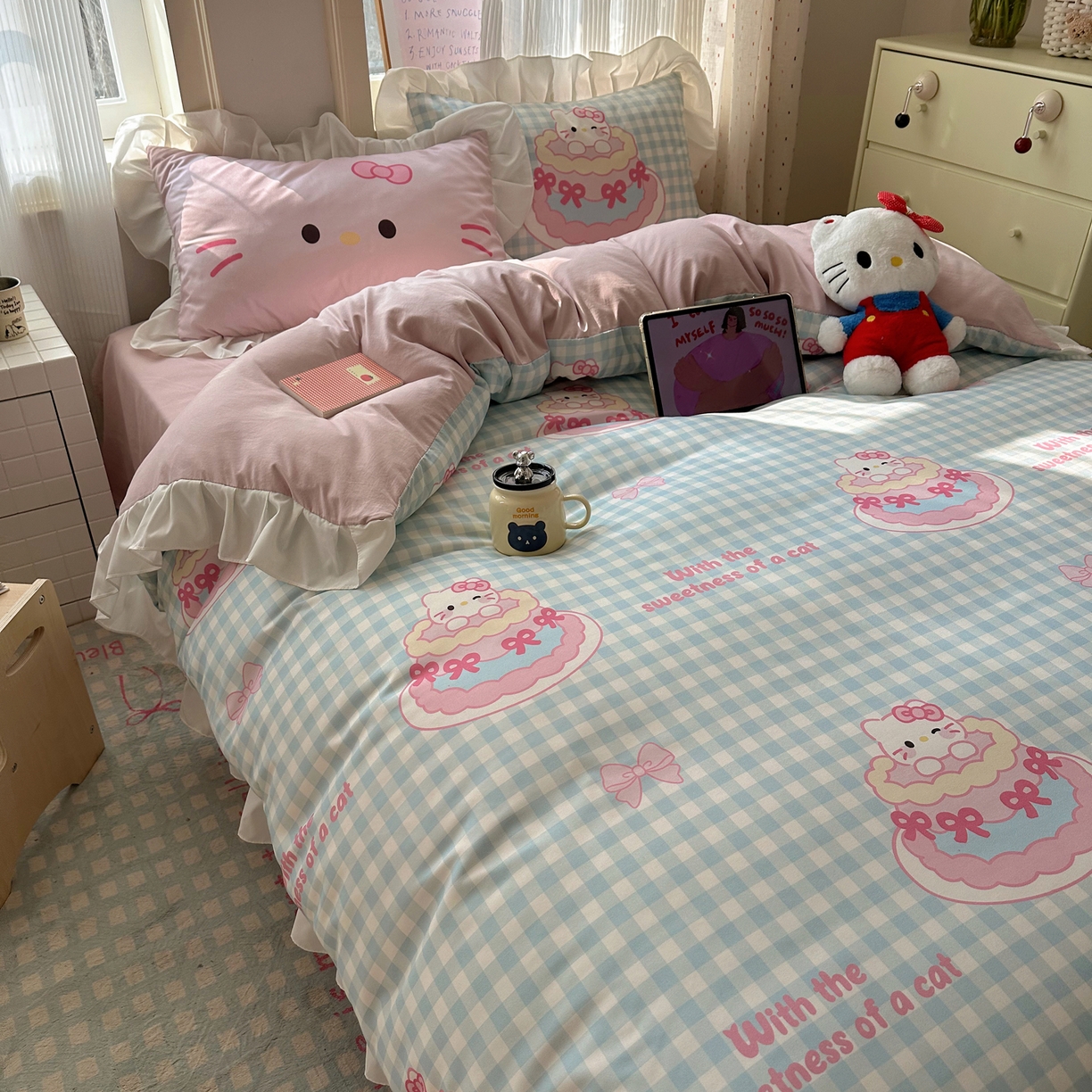 91家纺网 家纺一手货源 找家纺 沐慕 2026新款加厚款水洗棉云朵棉花边款四件套 M蛋糕猫咪