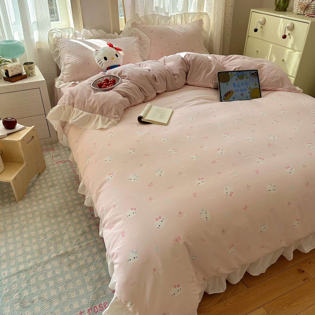 91家纺网 家纺一手货源 找家纺 沐慕 2026新款加厚款水洗棉云朵棉花边款四件套 M粉黛kt