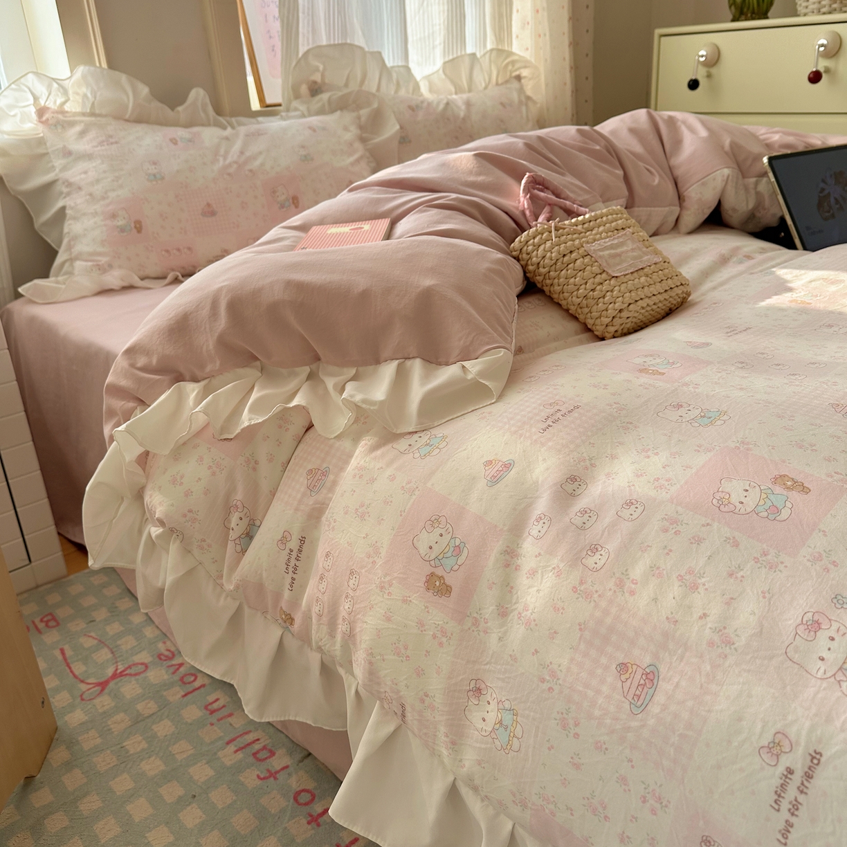 91家纺网 家纺一手货源 找家纺 沐慕 2026新款加厚款水洗棉云朵棉花边款四件套 M格子碎花喵