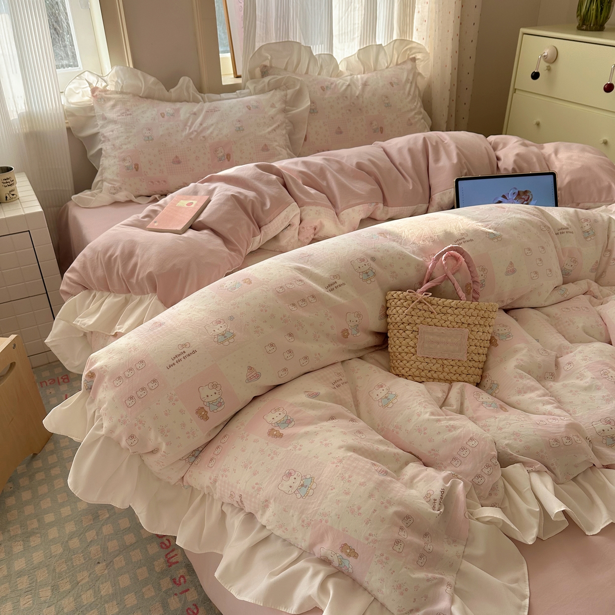 91家纺网 家纺一手货源 找家纺 沐慕 2026新款加厚款水洗棉云朵棉花边款四件套 M格子碎花喵