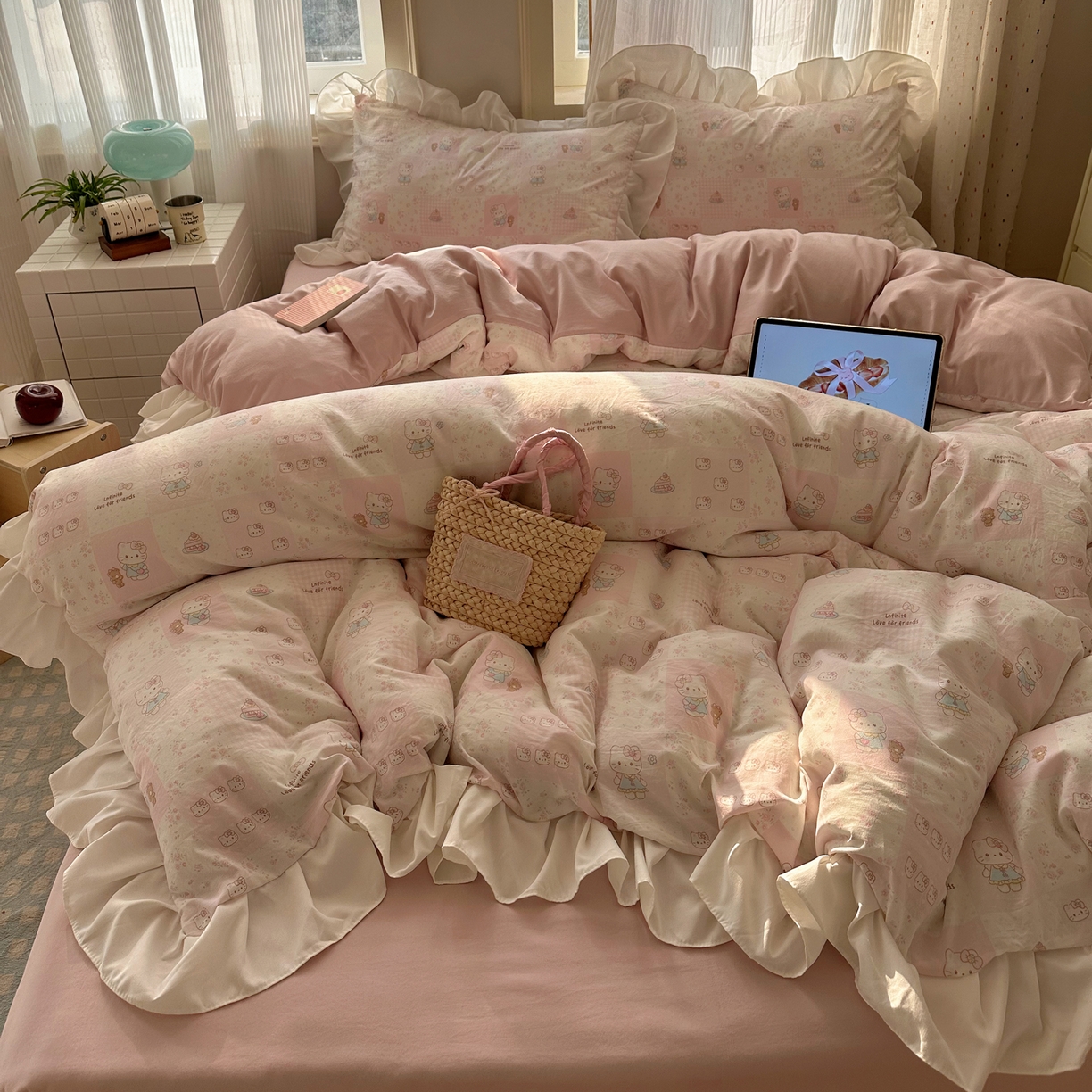 91家纺网 家纺一手货源 找家纺 沐慕 2026新款加厚款水洗棉云朵棉花边款四件套 M格子碎花喵