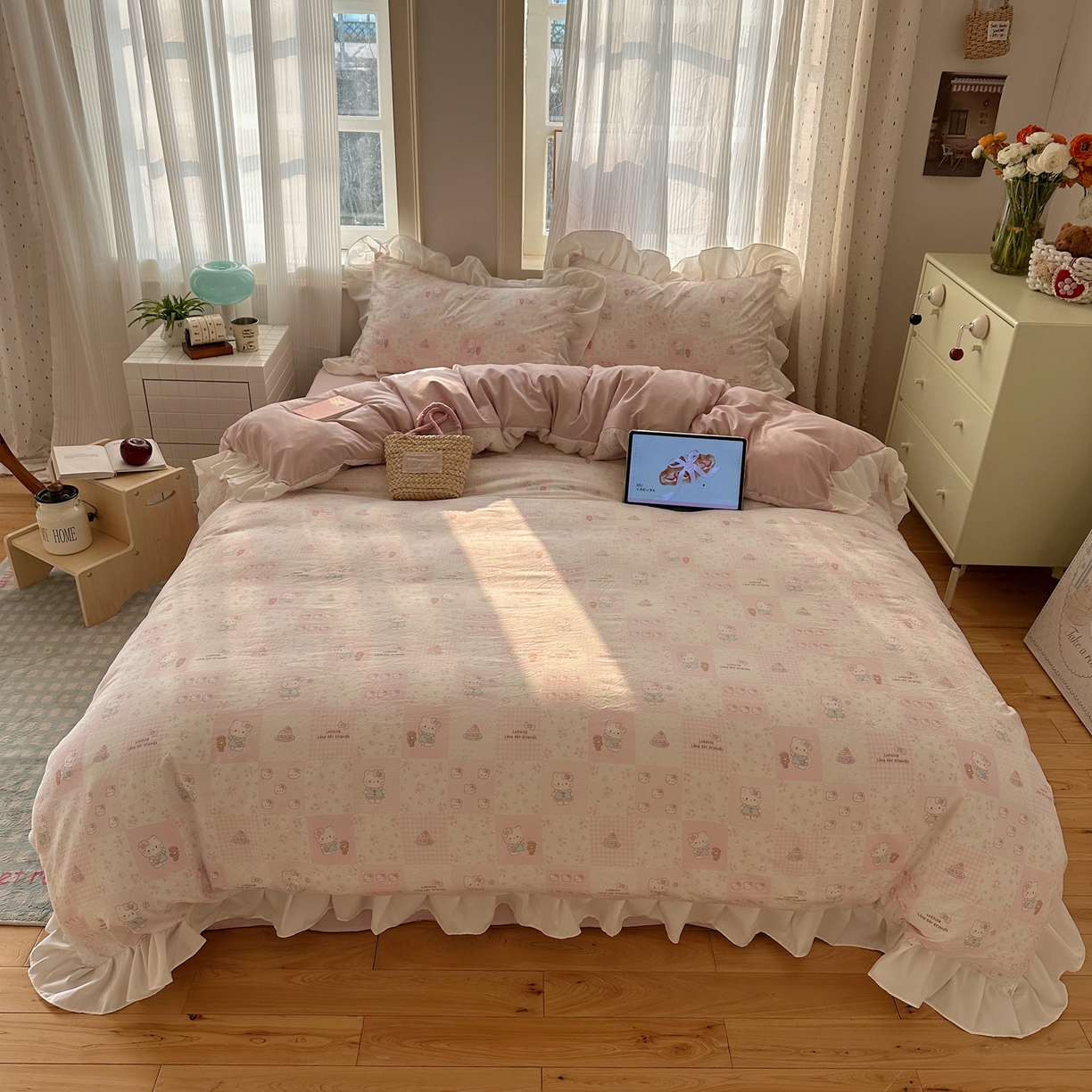 91家纺网 家纺一手货源 找家纺 沐慕 2026新款加厚款水洗棉云朵棉花边款四件套 M格子碎花喵