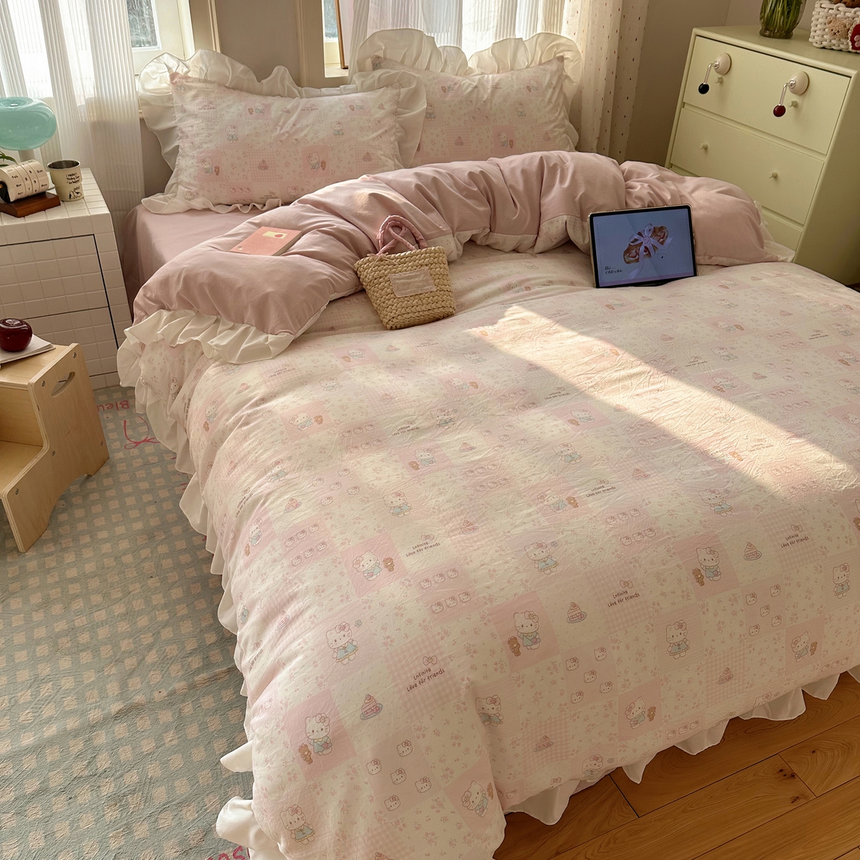 91家纺网 家纺一手货源 找家纺 沐慕 2026新款加厚款水洗棉云朵棉花边款四件套 M格子碎花喵