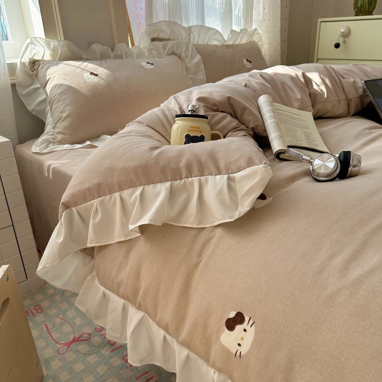 91家纺网 家纺一手货源 找家纺 沐慕 2026新款加厚款水洗棉云朵棉花边款四件套 M奶咖小喵