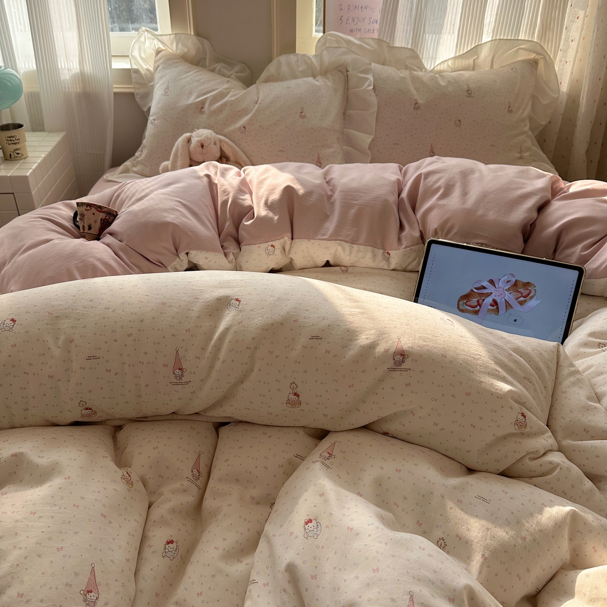 91家纺网 家纺一手货源 找家纺 沐慕 2026新款加厚款水洗棉云朵棉花边款四件套 M桃桃精灵派