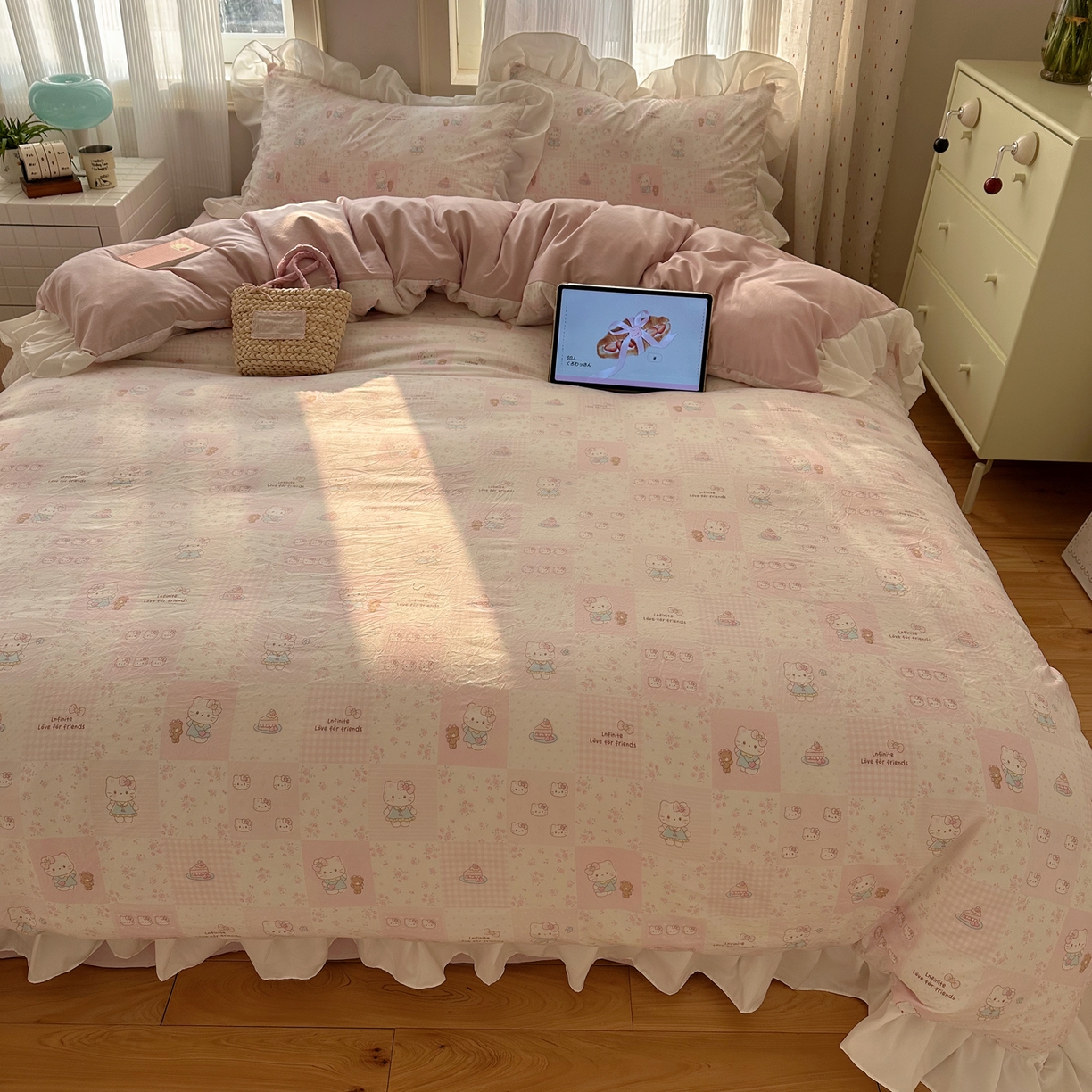 91家纺网 家纺一手货源 找家纺 沐慕 2026新款加厚款水洗棉云朵棉花边款四件套 M格子碎花喵