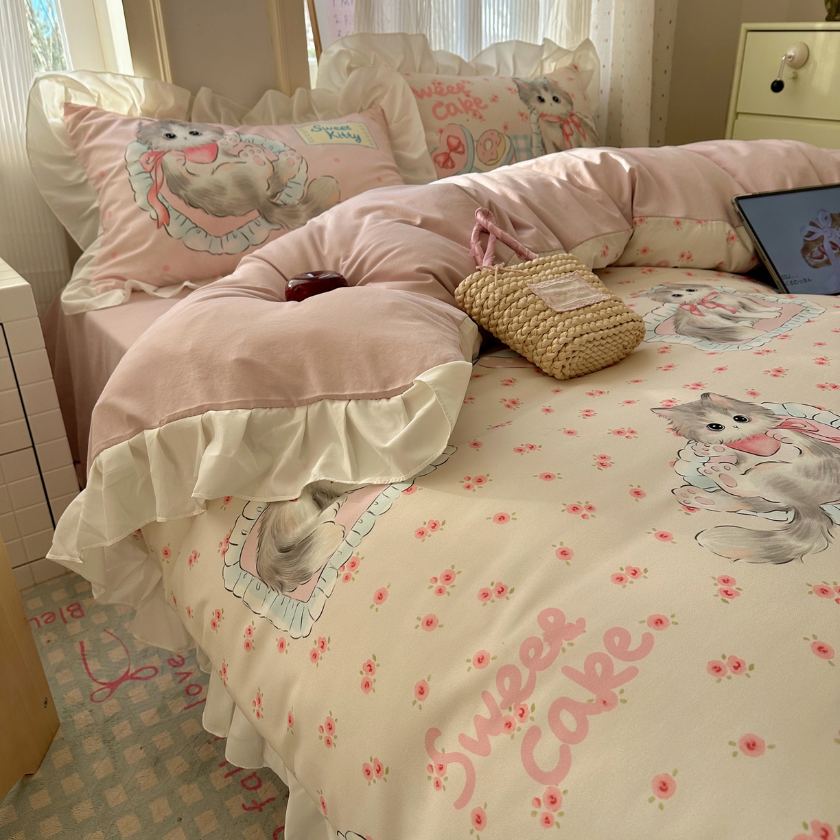 91家纺网 家纺一手货源 找家纺 沐慕 2026新款加厚款水洗棉云朵棉花边款四件套 M玫瑰粉喵