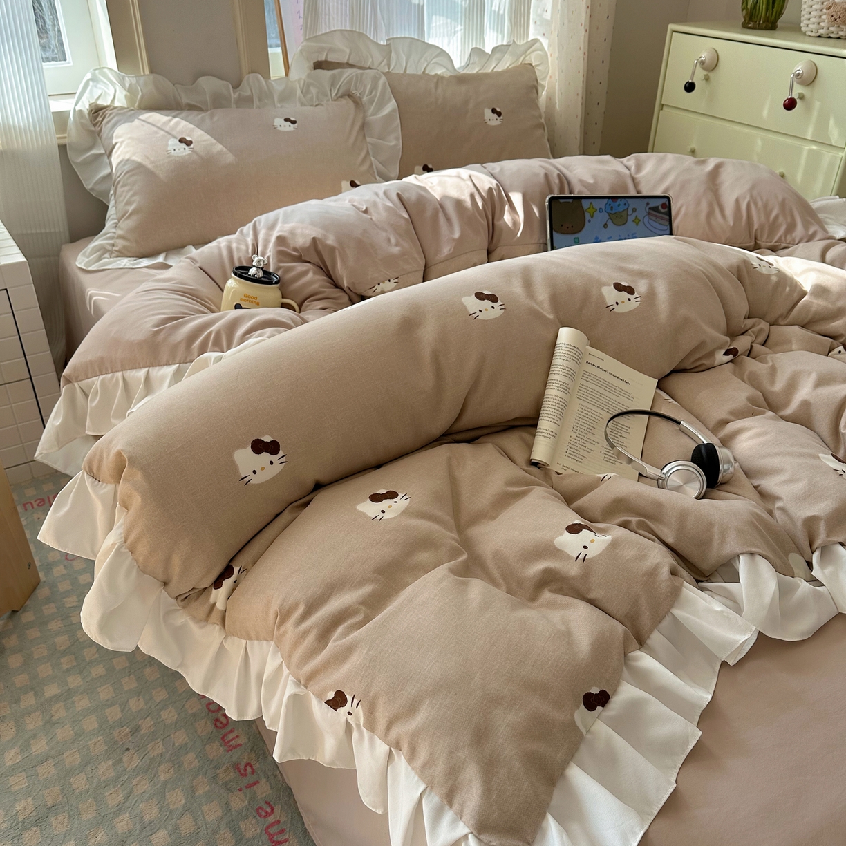 91家纺网 家纺一手货源 找家纺 沐慕 2026新款加厚款水洗棉云朵棉花边款四件套 M奶咖小喵