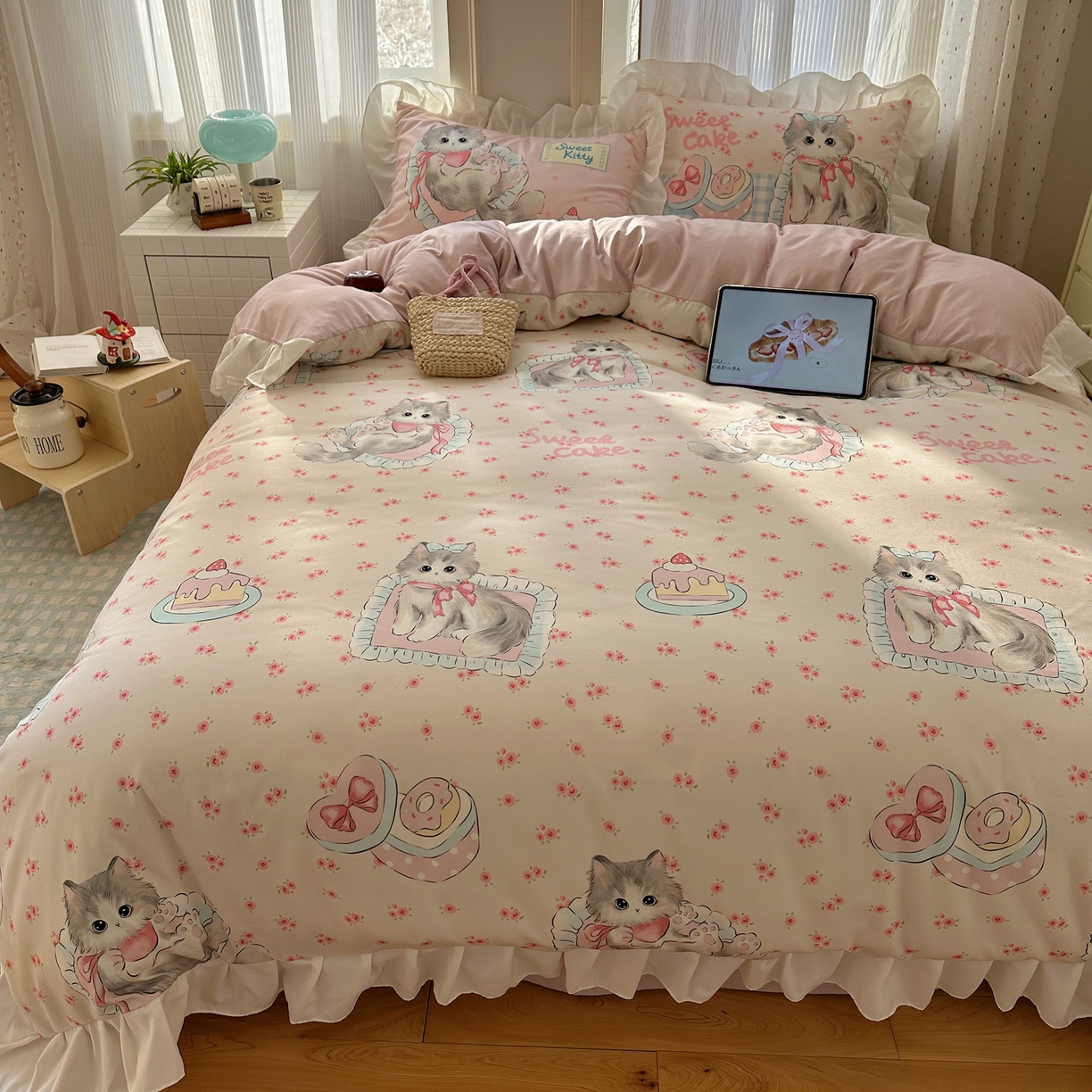 91家纺网 家纺一手货源 找家纺 沐慕 2026新款加厚款水洗棉云朵棉花边款四件套 M玫瑰粉喵