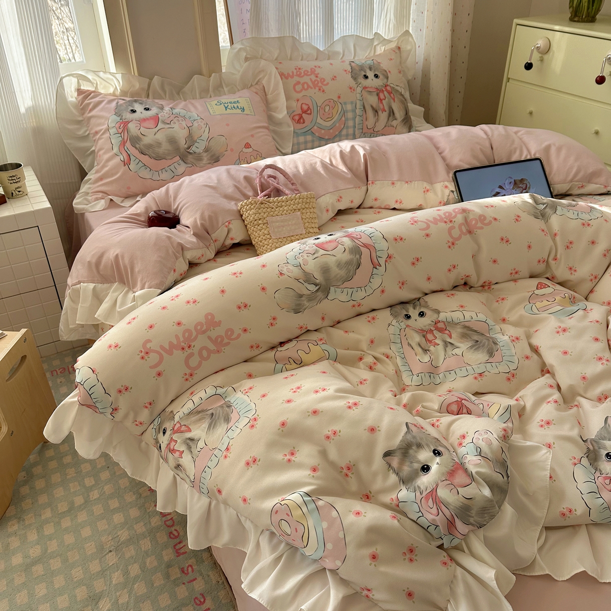 91家纺网 家纺一手货源 找家纺 沐慕 2026新款加厚款水洗棉云朵棉花边款四件套 M玫瑰粉喵