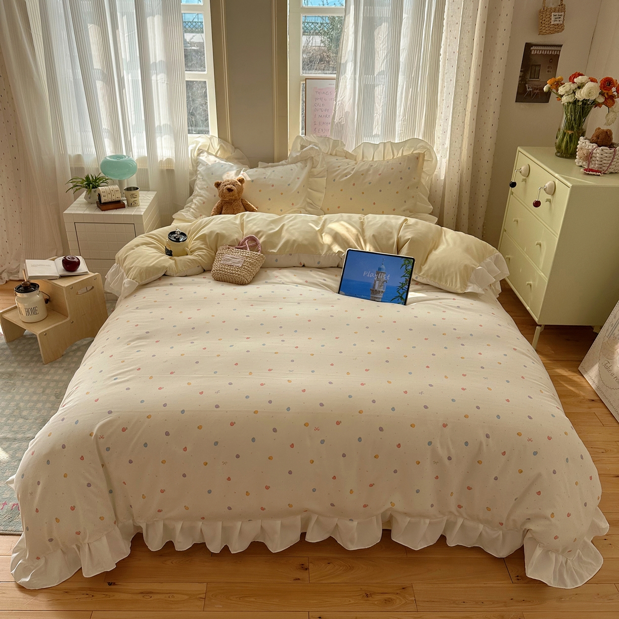 91家纺网 家纺一手货源 找家纺 沐慕 2026新款加厚款水洗棉云朵棉花边款四件套 M奶油小草莓