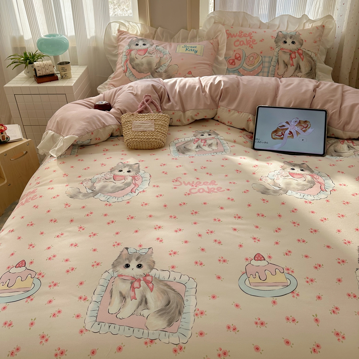 91家纺网 家纺一手货源 找家纺 沐慕 2026新款加厚款水洗棉云朵棉花边款四件套 M玫瑰粉喵