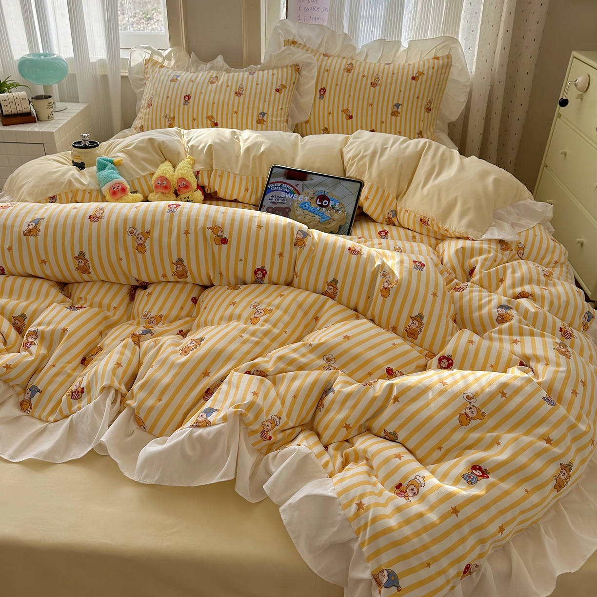 91家纺网 家纺一手货源 找家纺 沐慕 2026新款加厚款水洗棉云朵棉花边款四件套 M奶黄精灵屋