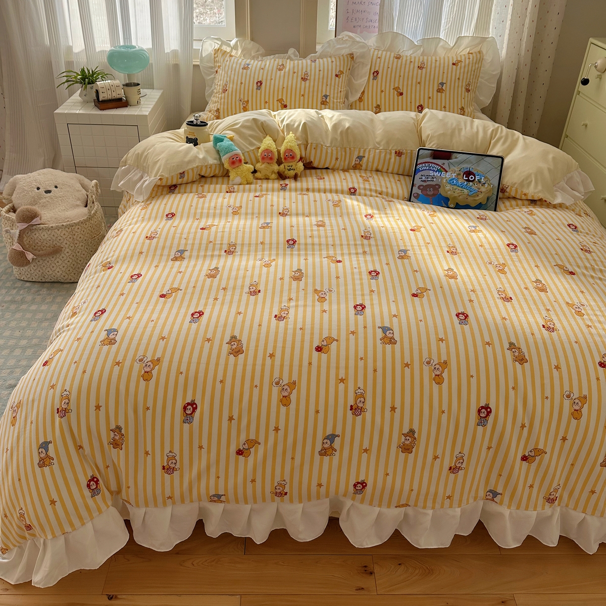 91家纺网 家纺一手货源 找家纺 沐慕 2026新款加厚款水洗棉云朵棉花边款四件套 M奶黄精灵屋