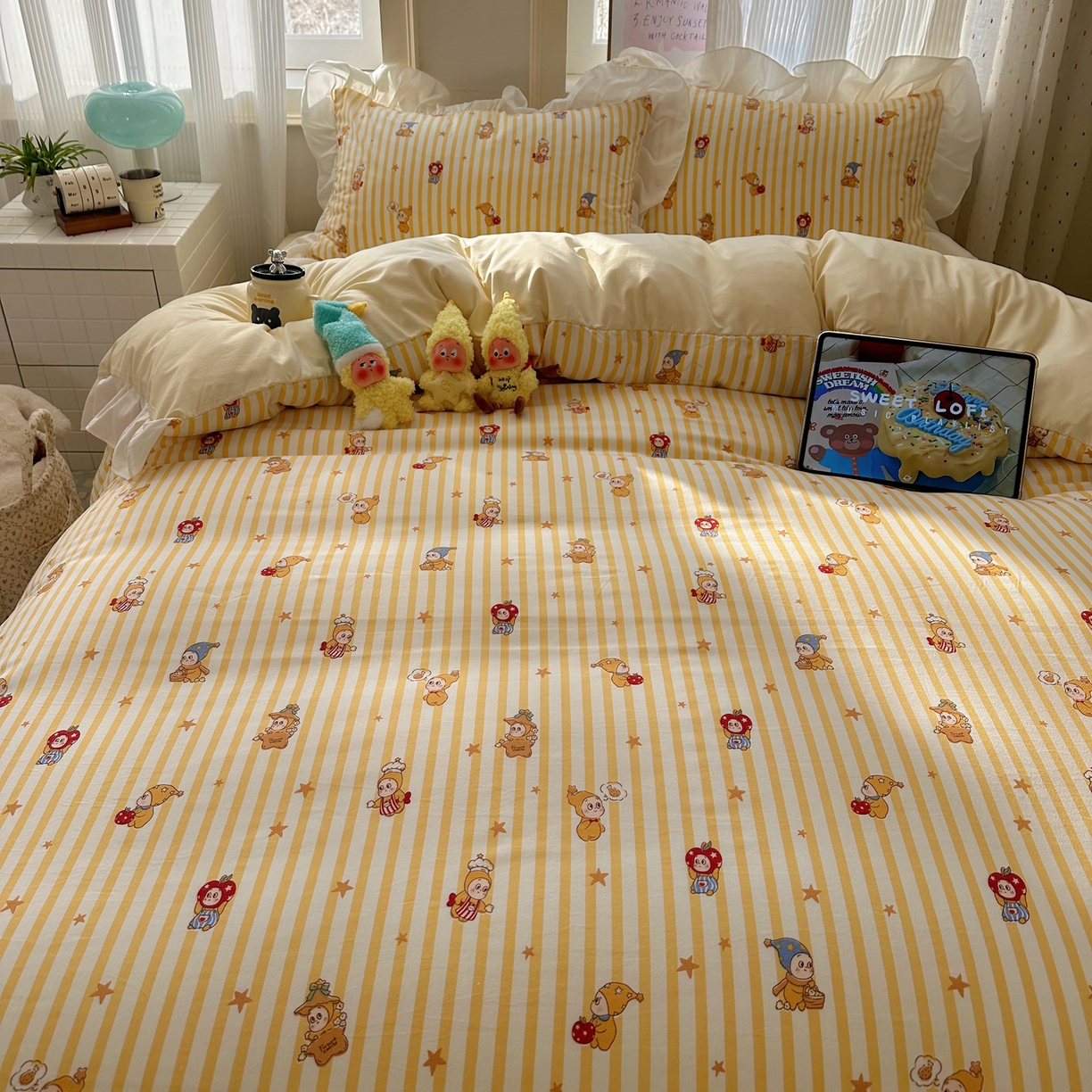 91家纺网 家纺一手货源 找家纺 沐慕 2026新款加厚款水洗棉云朵棉花边款四件套 M奶黄精灵屋