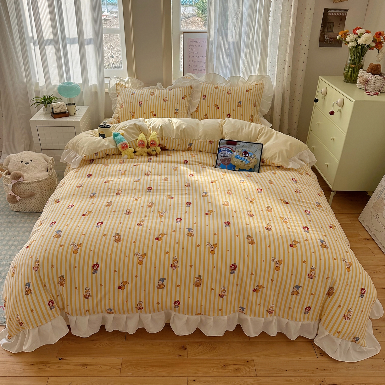 91家纺网 家纺一手货源 找家纺 沐慕 2026新款加厚款水洗棉云朵棉花边款四件套 M奶黄精灵屋