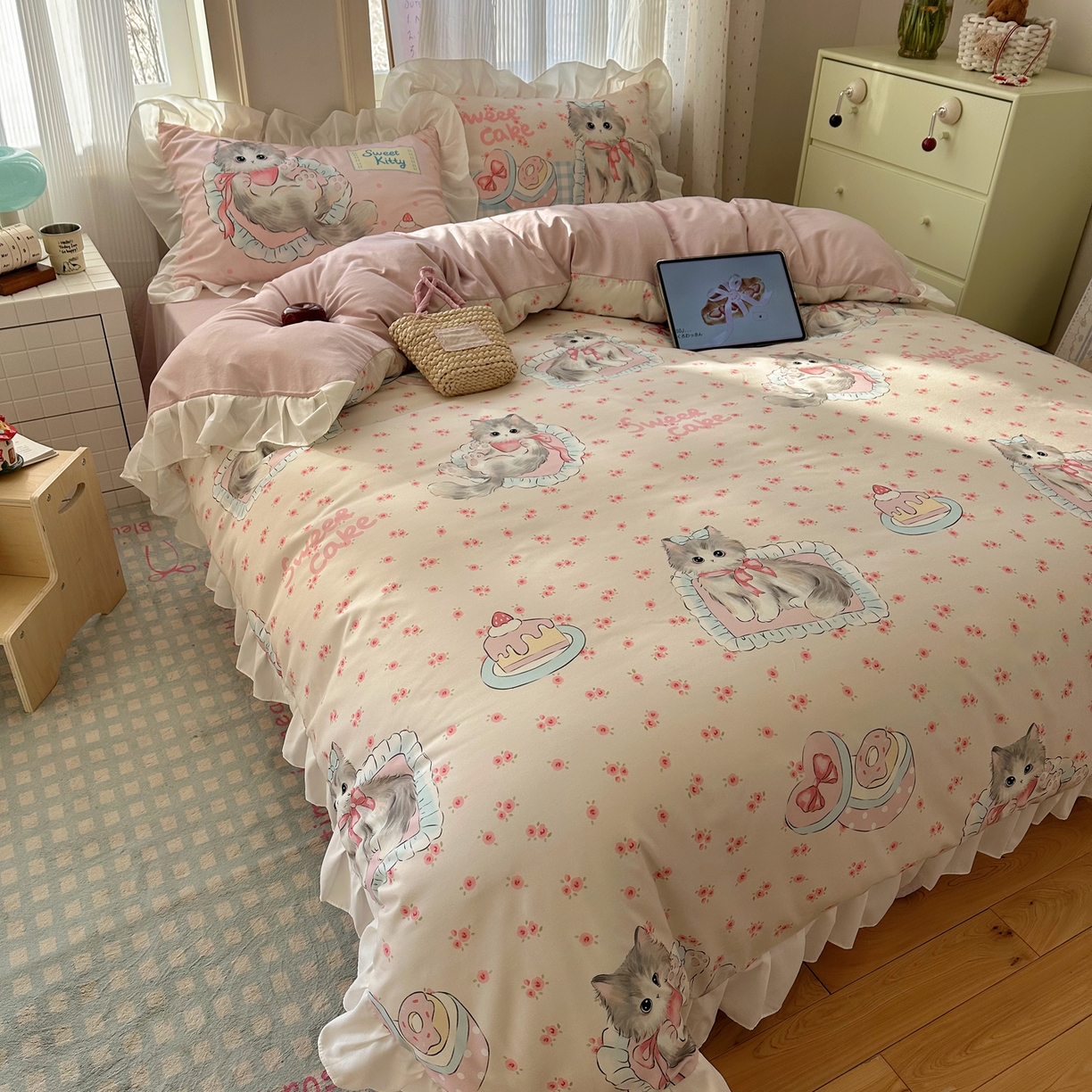 91家纺网 家纺一手货源 找家纺 沐慕 2026新款加厚款水洗棉云朵棉花边款四件套 M玫瑰粉喵