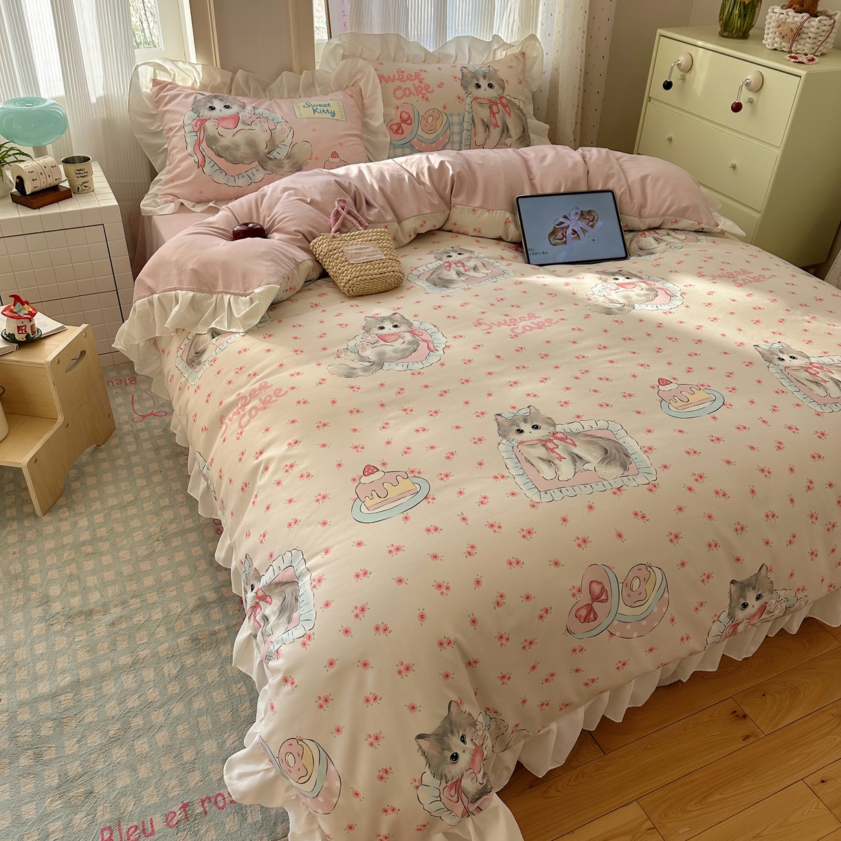 91家纺网 家纺一手货源 找家纺 沐慕 2026新款加厚款水洗棉云朵棉花边款四件套 M玫瑰粉喵