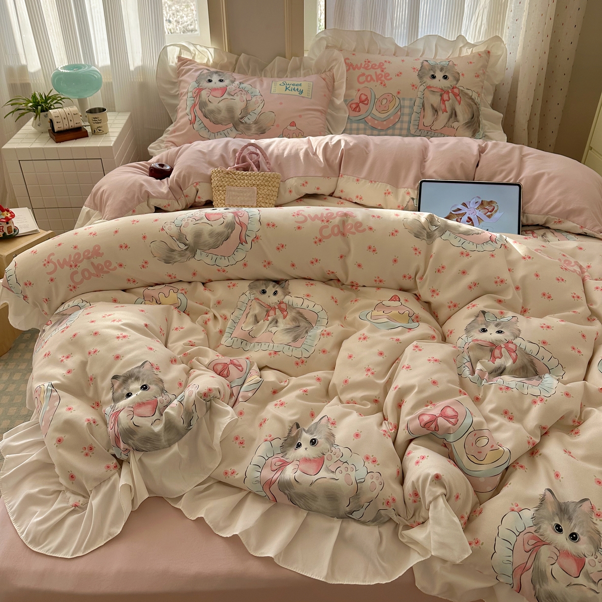 91家纺网 家纺一手货源 找家纺 沐慕 2026新款加厚款水洗棉云朵棉花边款四件套 M玫瑰粉喵