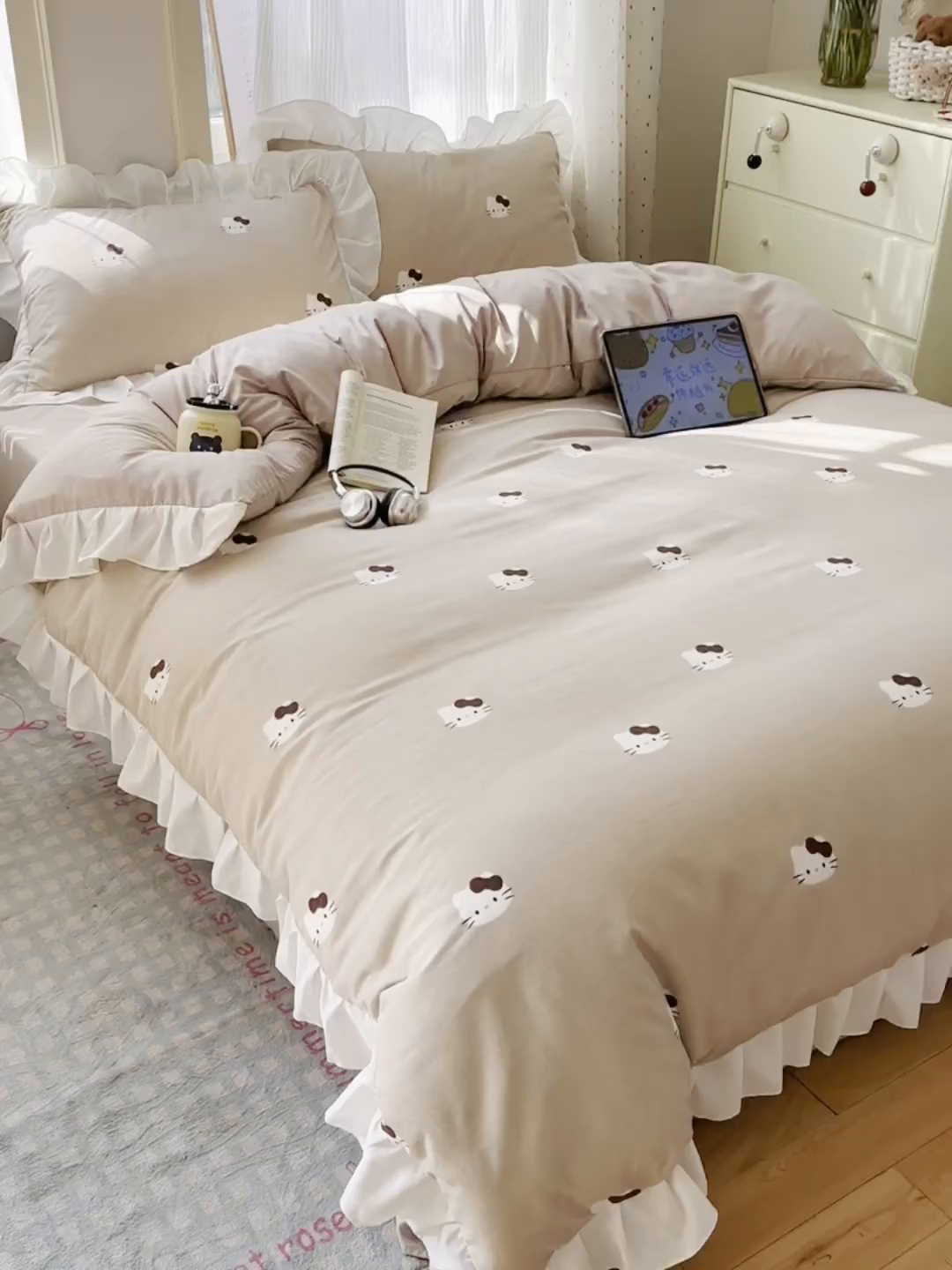 91家纺网 家纺一手货源 找家纺 沐慕 2026新款加厚款水洗棉云朵棉花边款四件套 M奶咖小喵