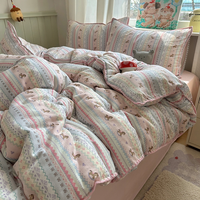 桃子家居 2026新款A类纯棉有氧双层纱高品质贝壳边三角针工艺全棉四件套系列 棉双层纱-甜心木马