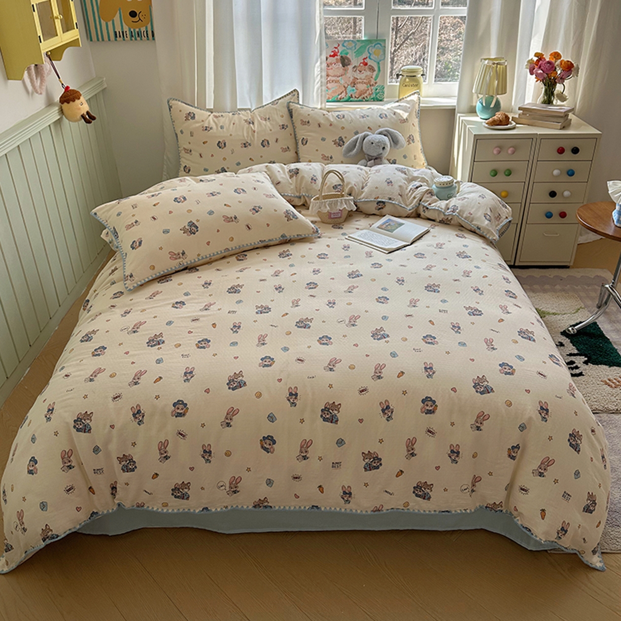 91家纺网 家纺一手货源 找家纺 桃子家居 2026新款A类纯棉有氧双层纱高品质贝壳边三角针工艺全棉四件套系列 棉双层纱-元气小兔