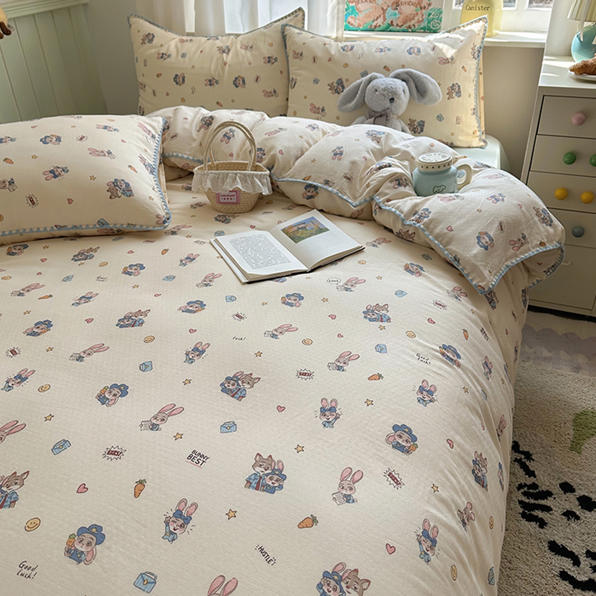 91家纺网 家纺一手货源 找家纺 桃子家居 2026新款A类纯棉有氧双层纱高品质贝壳边三角针工艺全棉四件套系列 棉双层纱-元气小兔