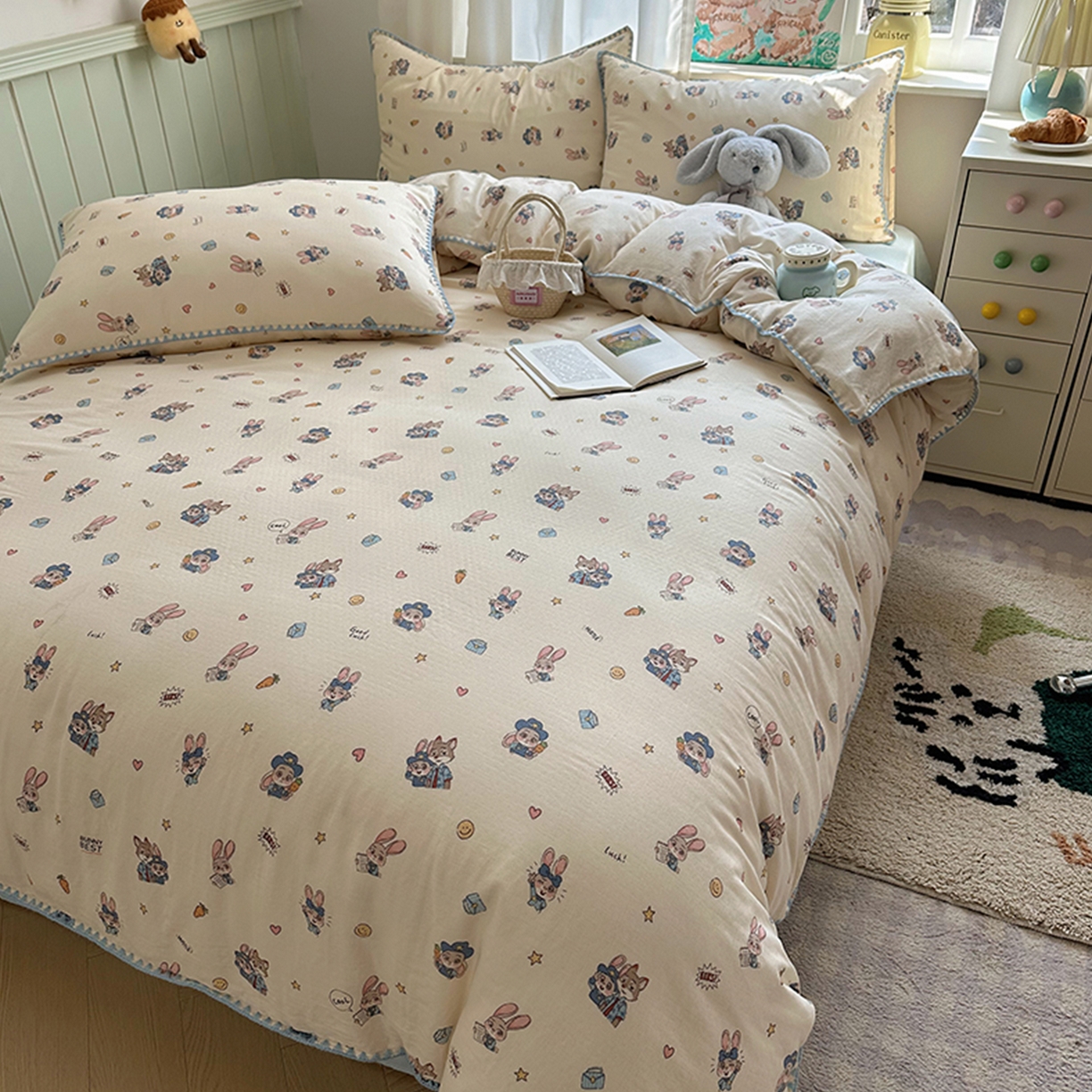 91家纺网 家纺一手货源 找家纺 桃子家居 2026新款A类纯棉有氧双层纱高品质贝壳边三角针工艺全棉四件套系列 棉双层纱-元气小兔