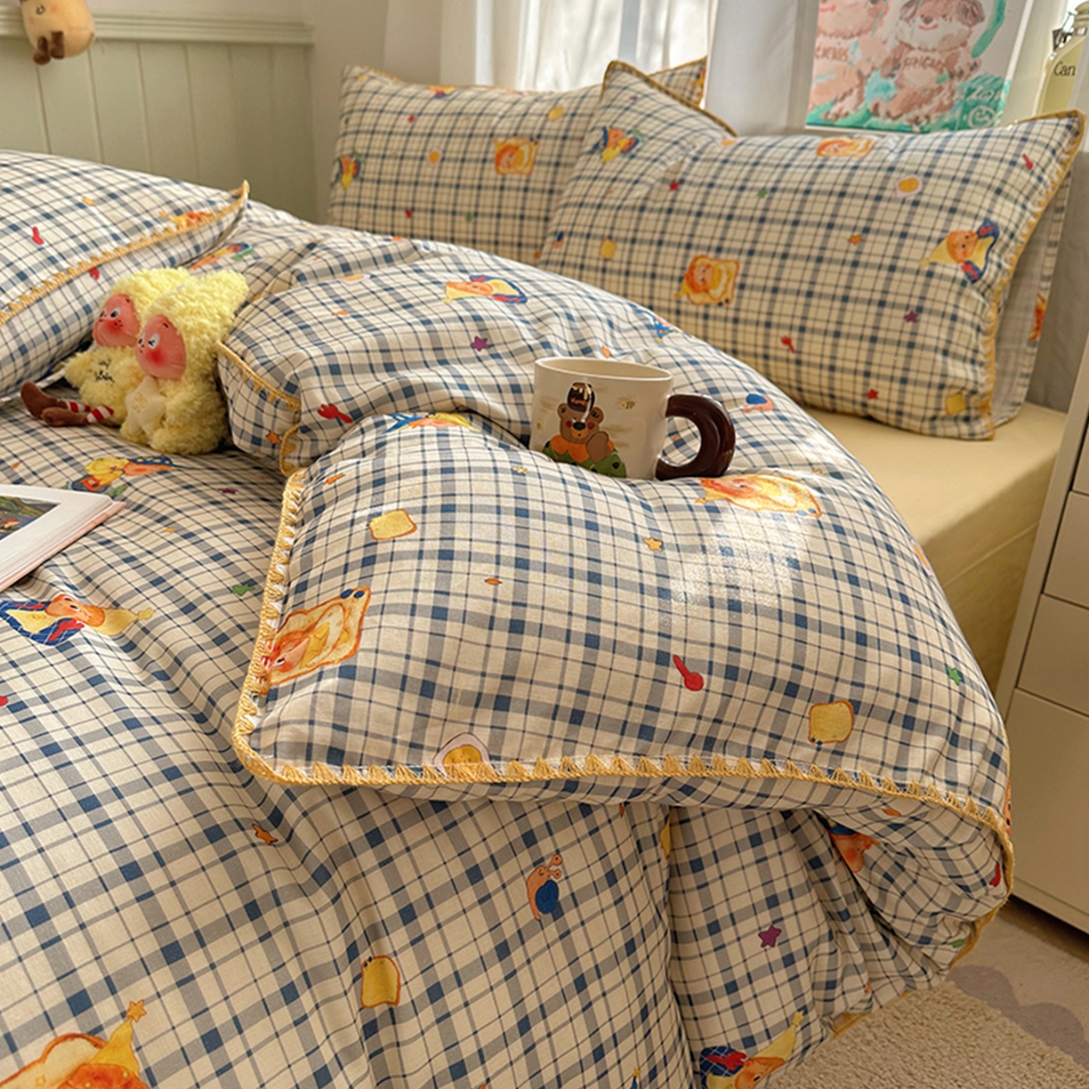 91家纺网 家纺一手货源 找家纺 桃子家居 2026新款A类纯棉有氧双层纱高品质贝壳边三角针工艺全棉四件套系列 棉双层纱-蓝格星星