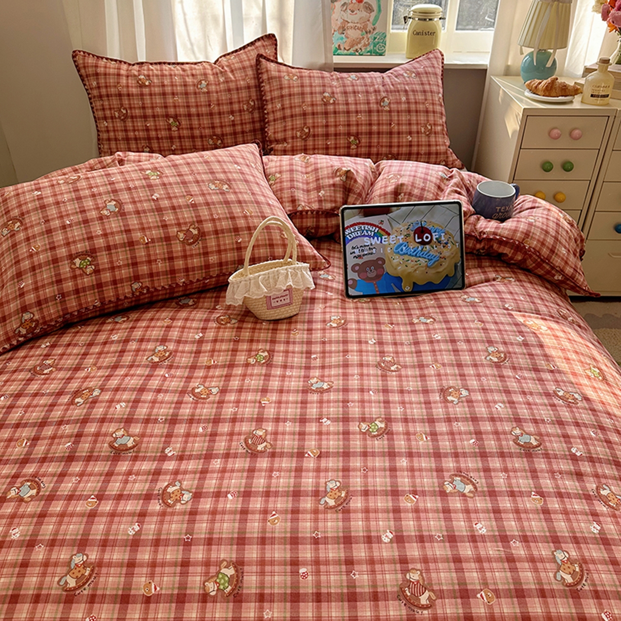 91家纺网 家纺一手货源 找家纺 桃子家居 2026新款A类纯棉有氧双层纱高品质贝壳边三角针工艺全棉四件套系列 棉双层纱-暖格木马