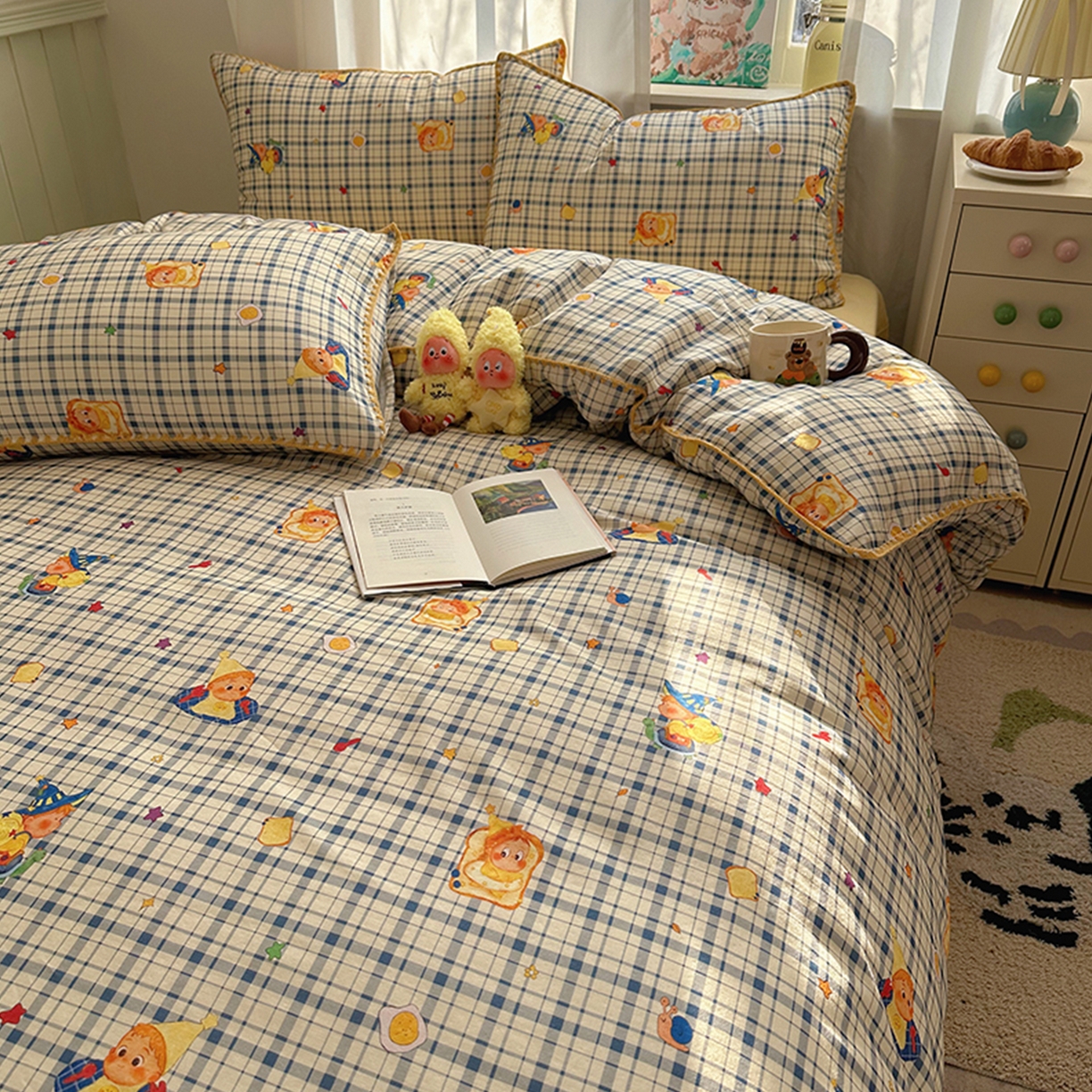 91家纺网 家纺一手货源 找家纺 桃子家居 2026新款A类纯棉有氧双层纱高品质贝壳边三角针工艺全棉四件套系列 棉双层纱-蓝格星星