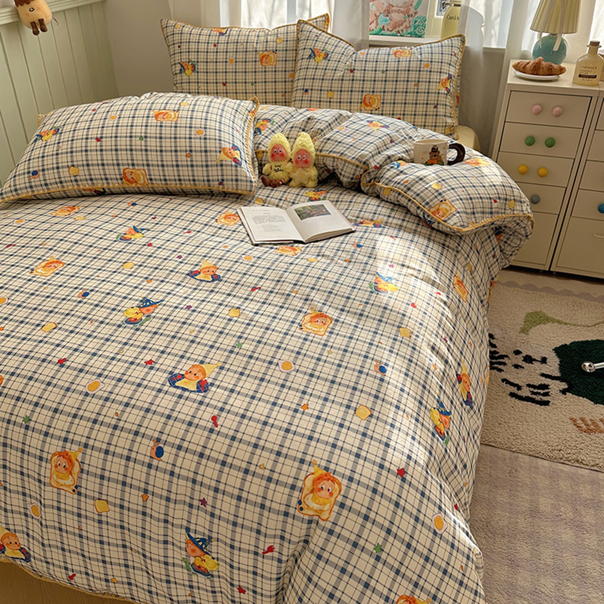 91家纺网 家纺一手货源 找家纺 桃子家居 2026新款A类纯棉有氧双层纱高品质贝壳边三角针工艺全棉四件套系列 棉双层纱-蓝格星星