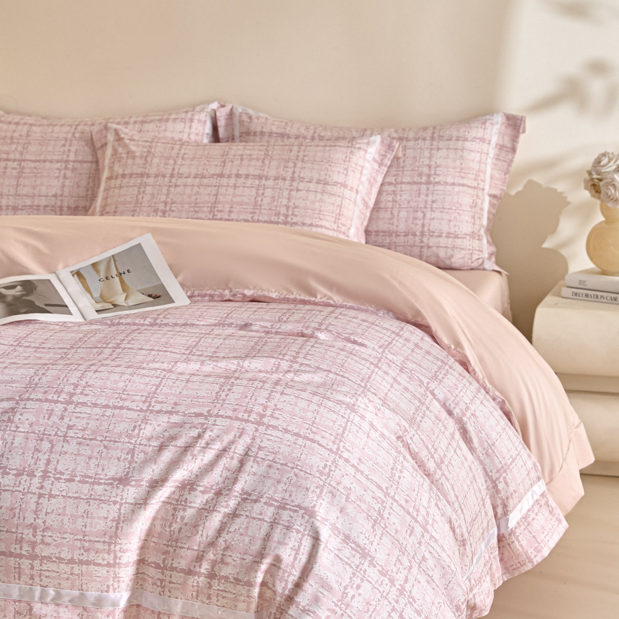 91家纺网 家纺一手货源 找家纺 新方向 【控价 提供买家秀】2026新款数码印花50s双股全棉贡缎长绒棉四件套-怦然心动 怦然心动-蔷薇粉