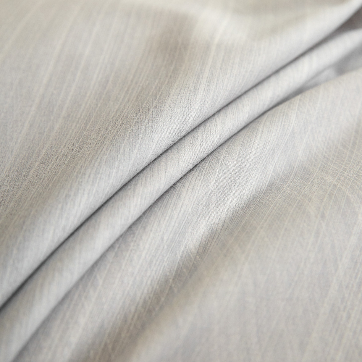 91家纺网 家纺一手货源 找家纺 新方向 【控价 提供买家秀】2026新款数码印花50s双股全棉贡缎长绒棉四件套-迷境（控价 标准328元 加大348元） 迷境-爵士灰