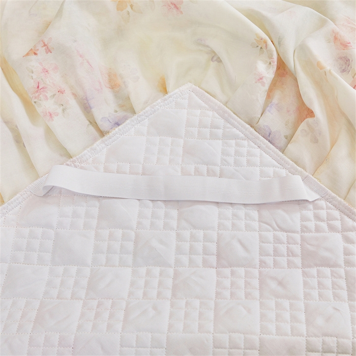 91家纺网 家纺一手货源 找家纺 宜凡家纺 2026新款莱赛尔印花夹棉单床裙床裙三件套 海棠听风