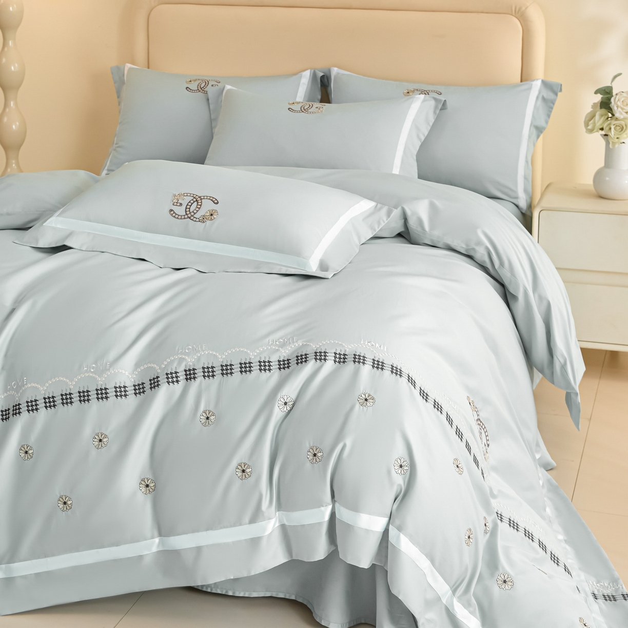 91家纺网 家纺一手货源 找家纺 新方向 【控价 提供买家秀】2026新款刺绣50s双股全棉贡缎长绒棉四件套-金伯妮（控价 标准358元 加大378元） 金伯妮-星月蓝